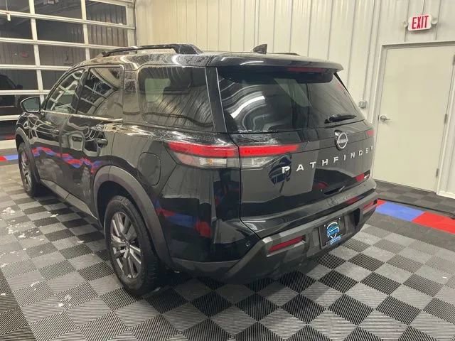 Used 2025 Nissan Pathfinder SV image 5