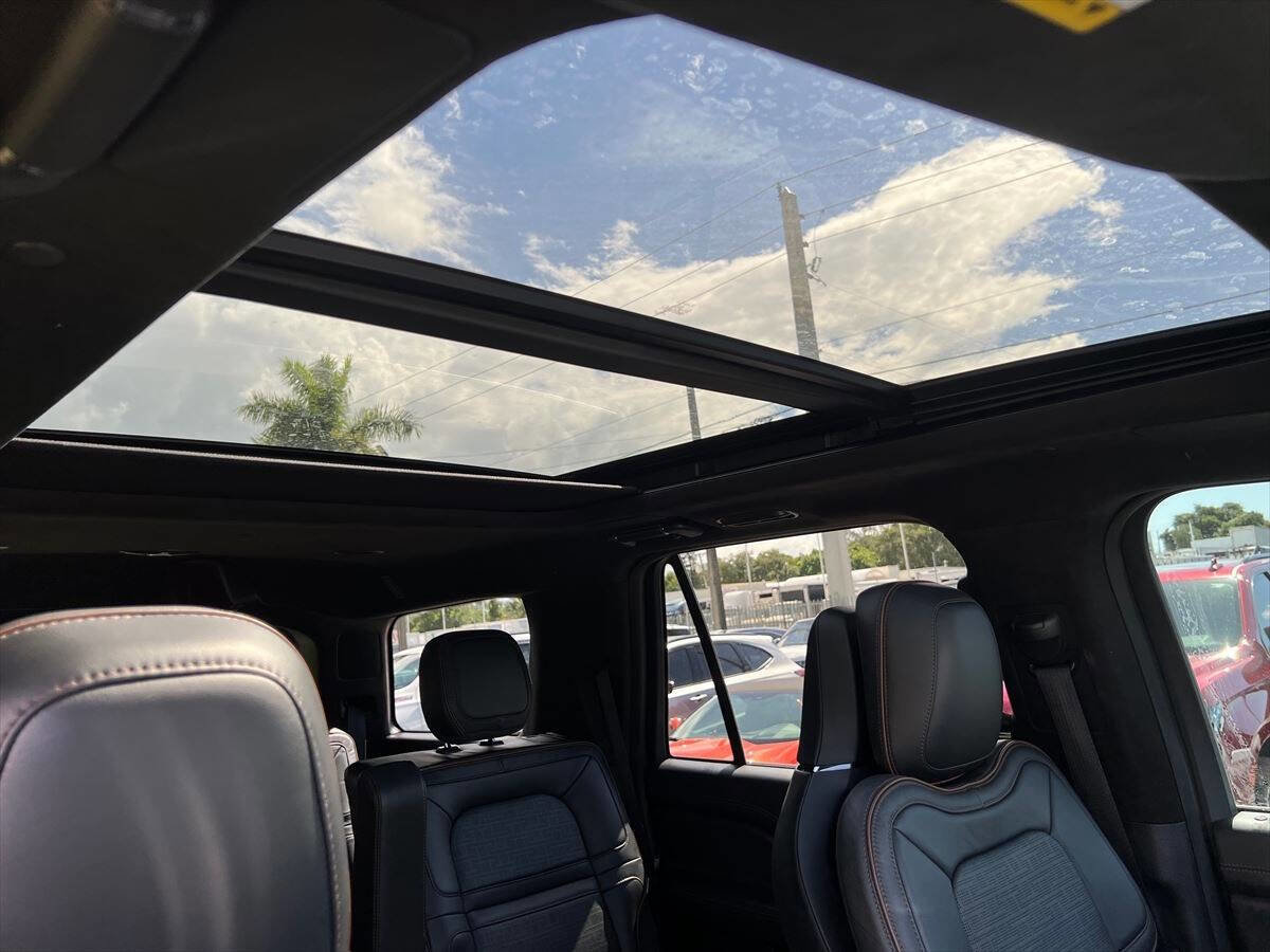 Used 2022 Lincoln Navigator Black Label image 18