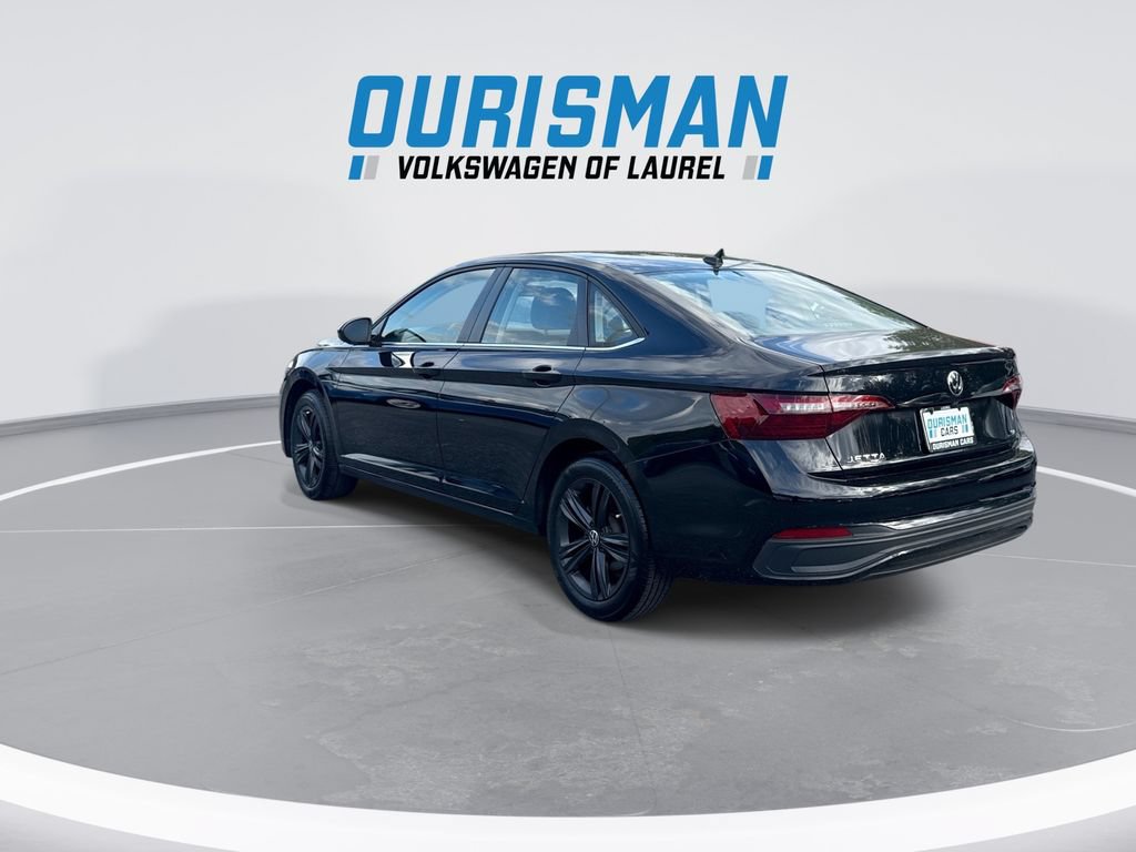 Used 2023 Volkswagen Jetta SE FWD image 6