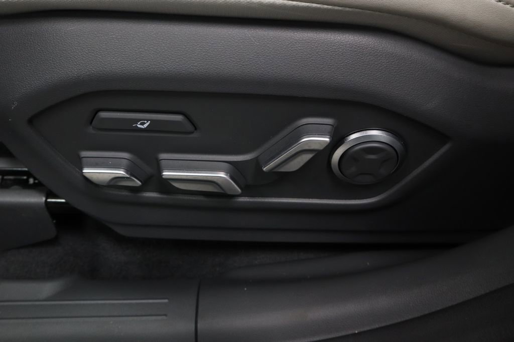 Certified 2025 Hyundai Santa Fe Calligraphy image 26