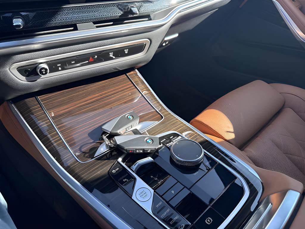 Used 2024 BMW X5 xDrive40i w/ Parking Assistance Package image 27