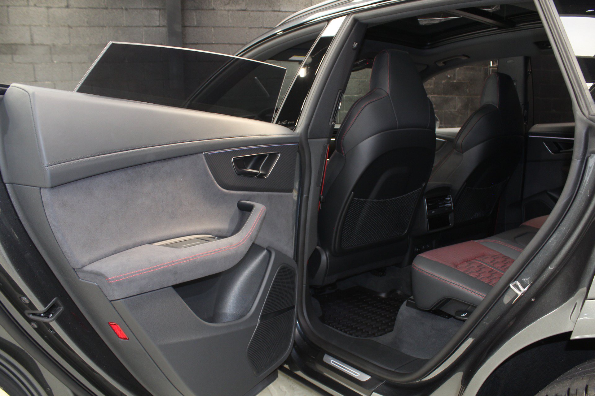 Used 2025 Audi RS Q8 performance AWD/4WD image 36
