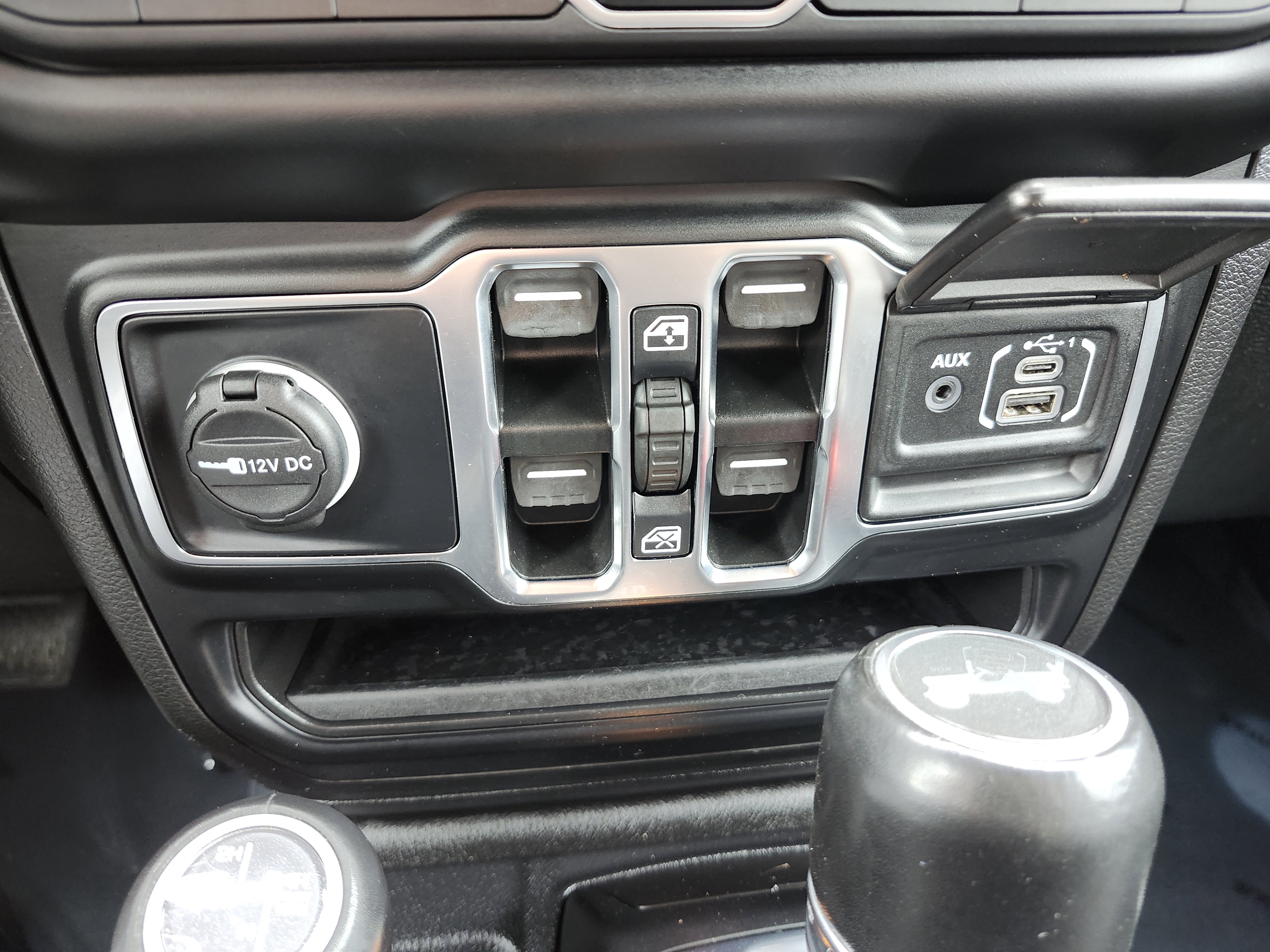 Used 2022 Jeep Wrangler Unlimited Sahara image 33