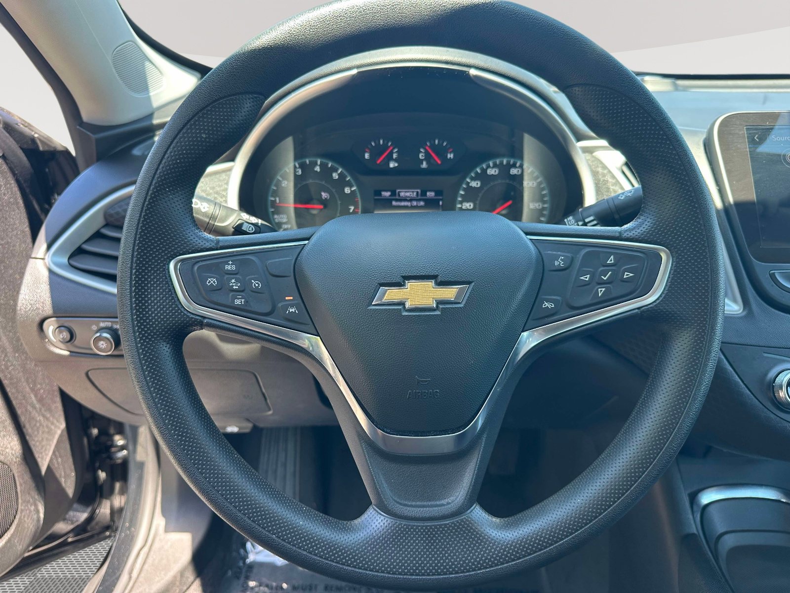 Used 2025 Chevrolet Malibu LT FWD image 13