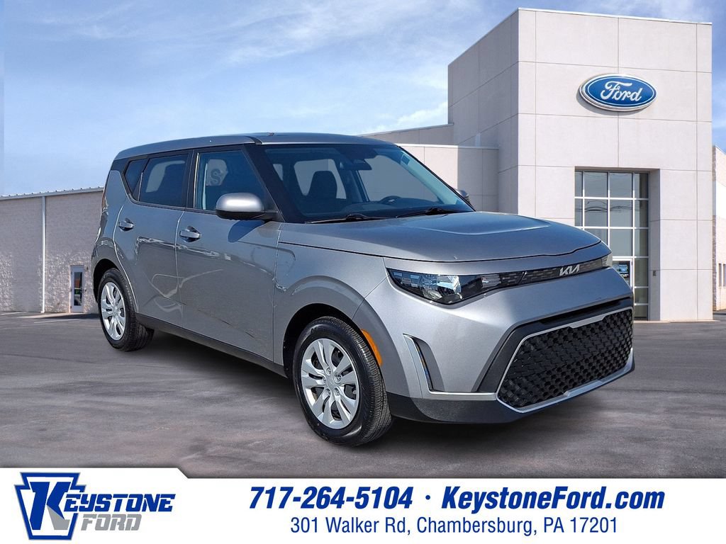 Used 2023 Kia Soul LX FWD image 1