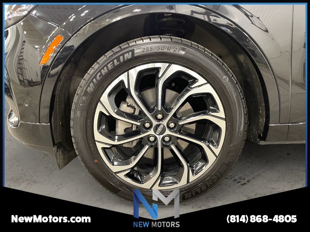 Used 2024 Lincoln Nautilus Reserve AWD/4WD image 14