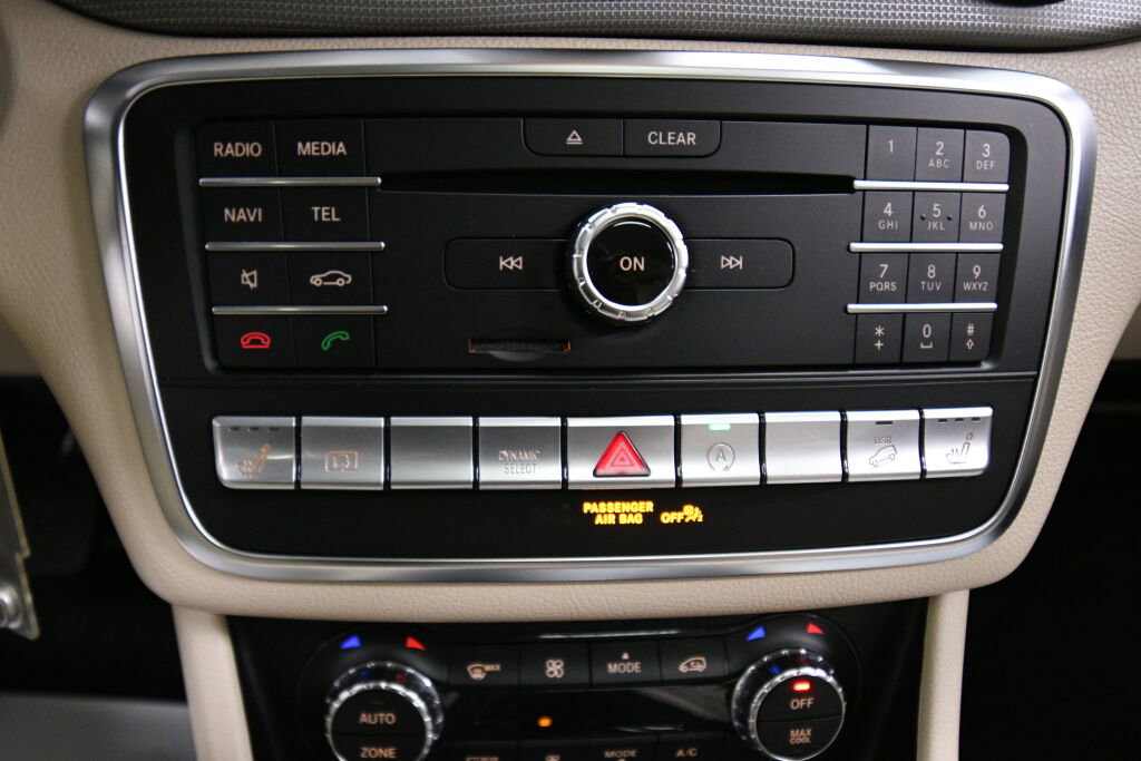 Used 2019 Mercedes-Benz GLA 250 4MATIC image 16