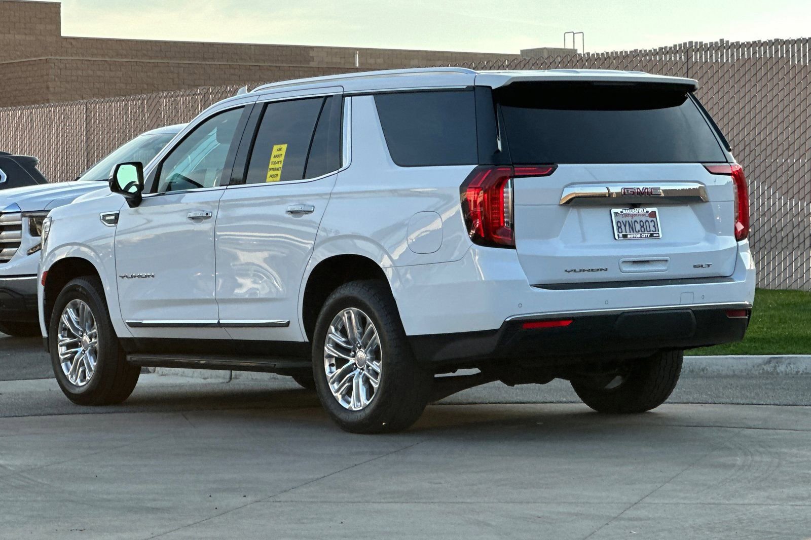 Used 2021 GMC Yukon SLT w/ SLT Luxury Package image 6