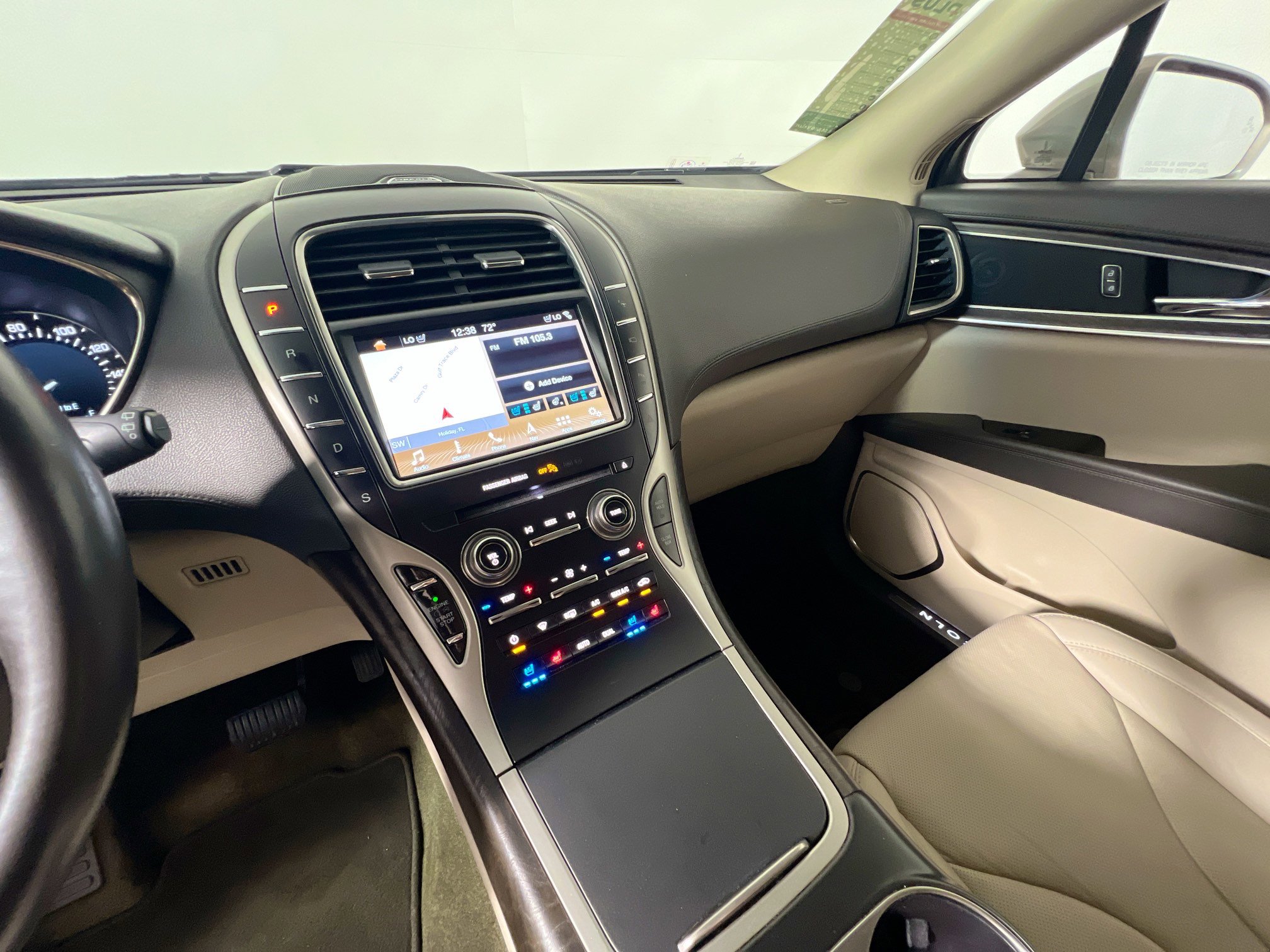 Used 2018 Lincoln MKX Reserve w/ Driver Assistance Package image 26