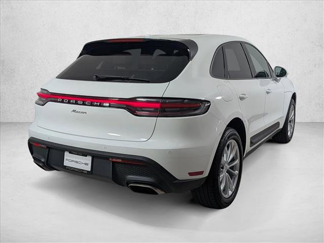 Certified 2023 Porsche Macan AWD/4WD image 9