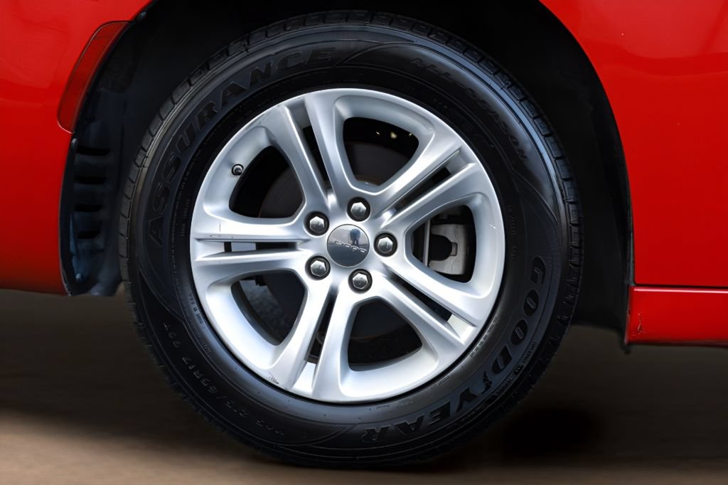 Used 2022 Dodge Charger SXT RWD image 12
