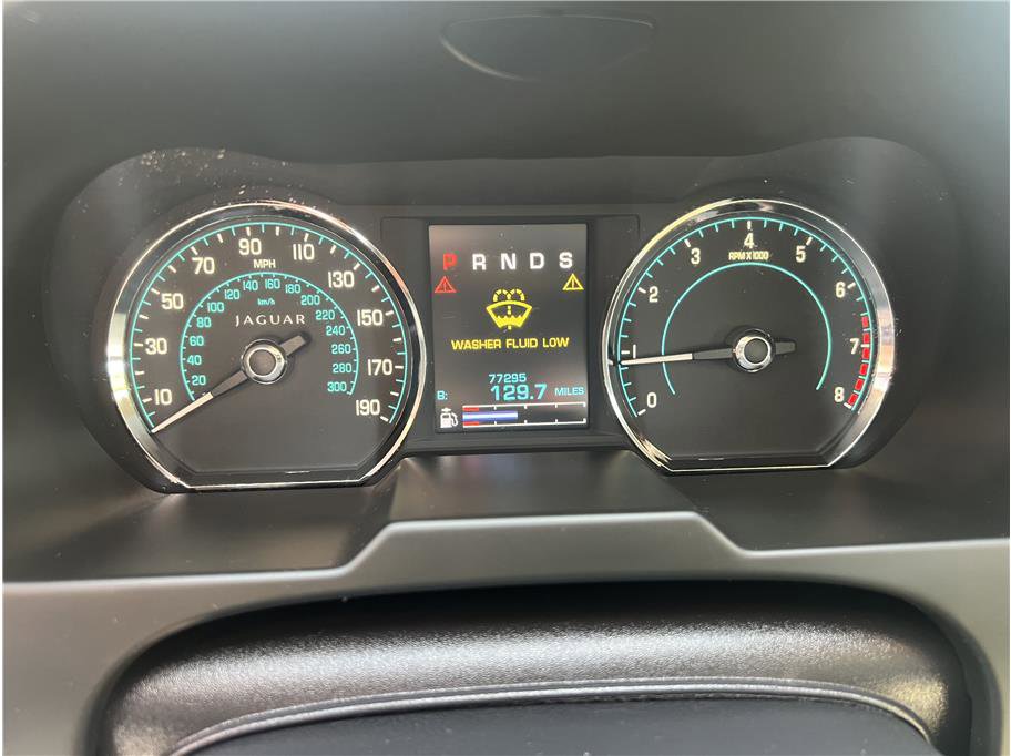 Used 2013 Jaguar XF Luxury image 16