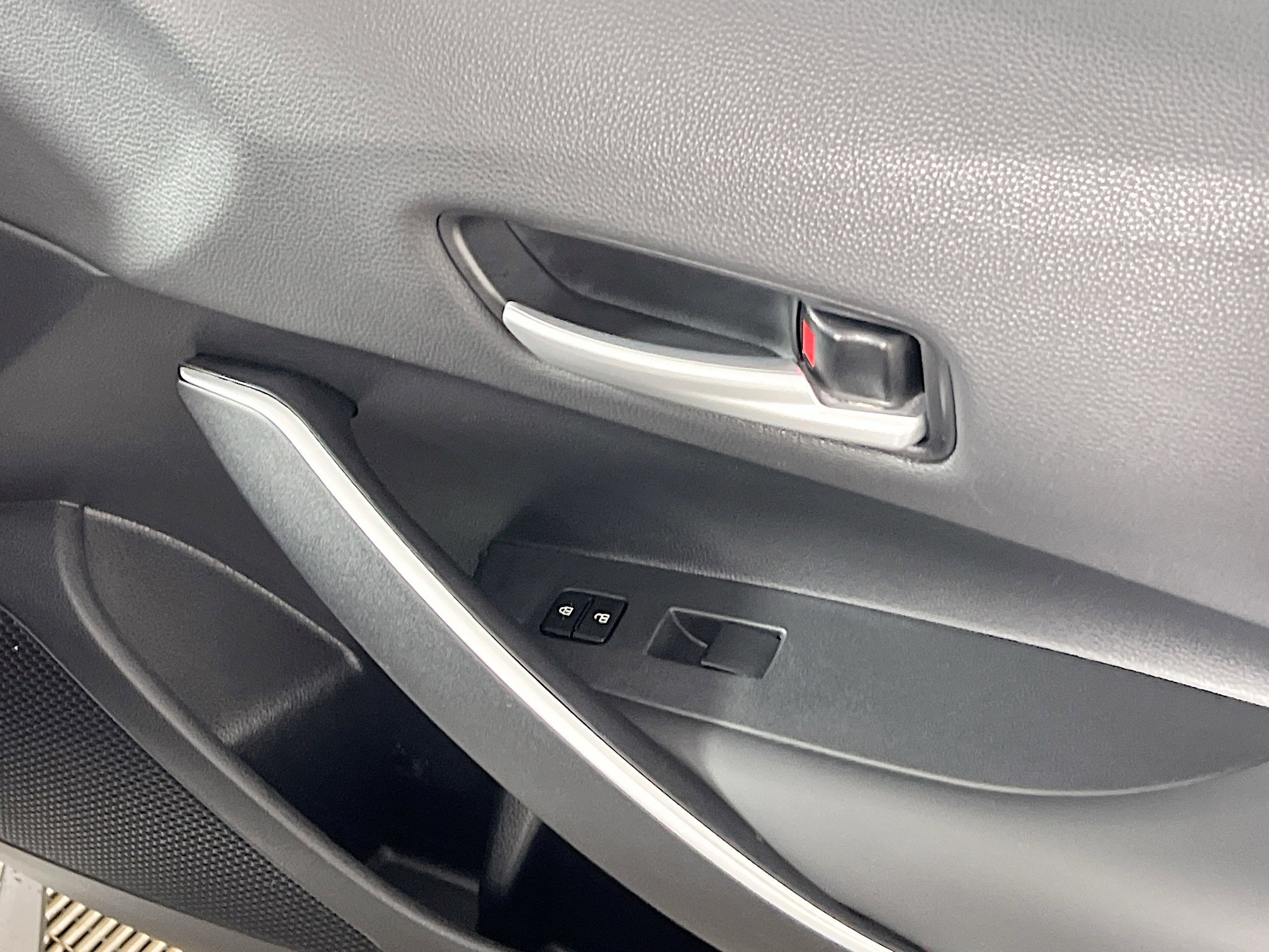 Used 2024 Toyota Corolla SE image 32