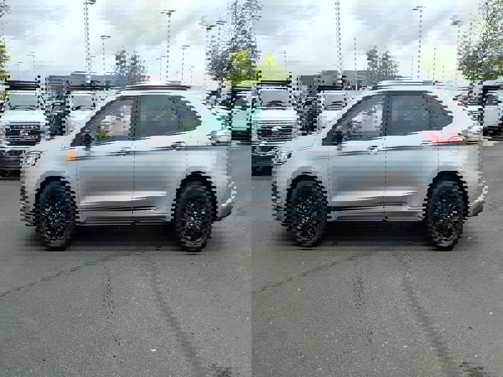 Certified 2022 Ford Edge SE w/ Black Appearance Package image 7