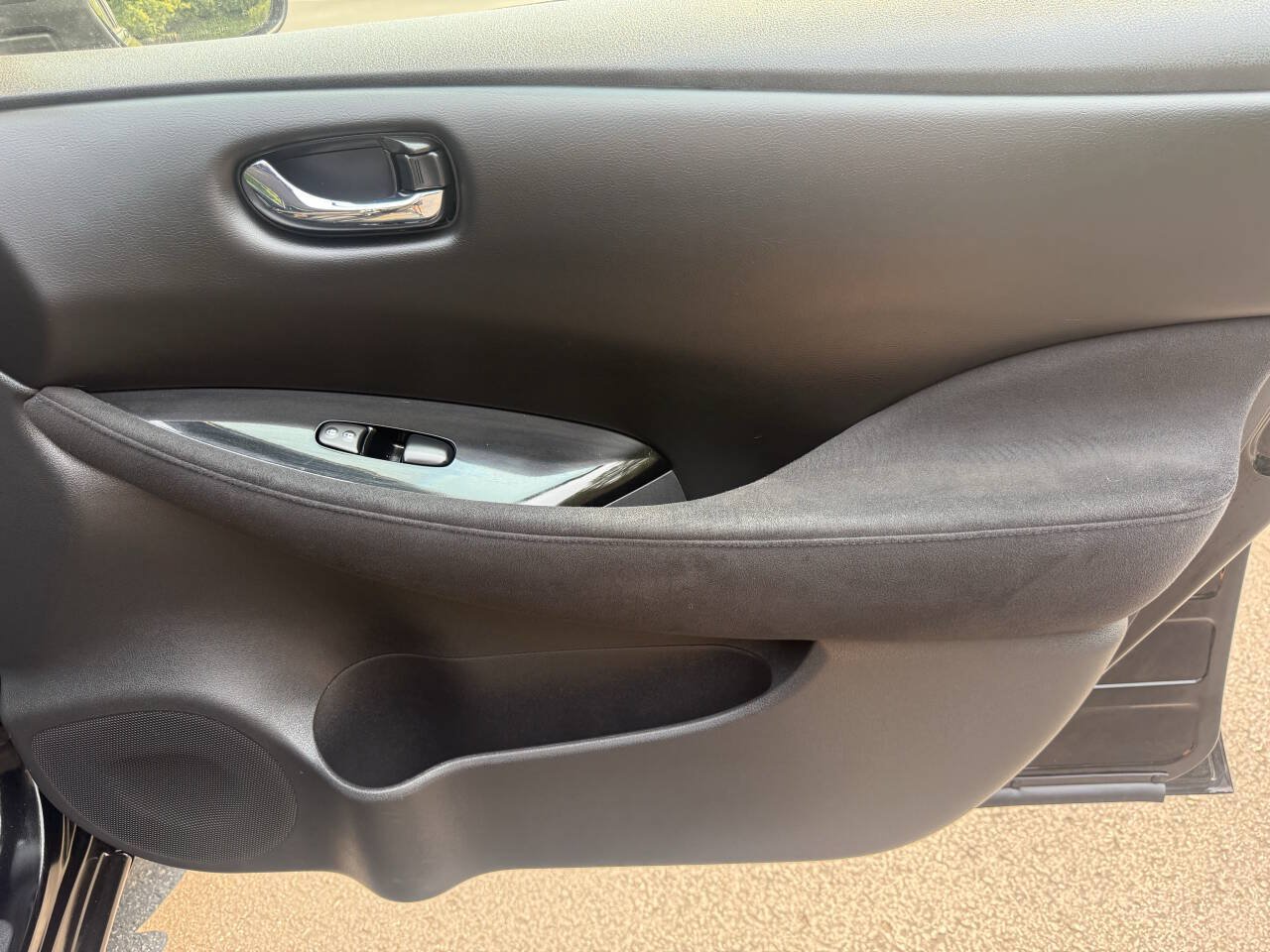 Used 2016 Nissan Leaf SV FWD image 19