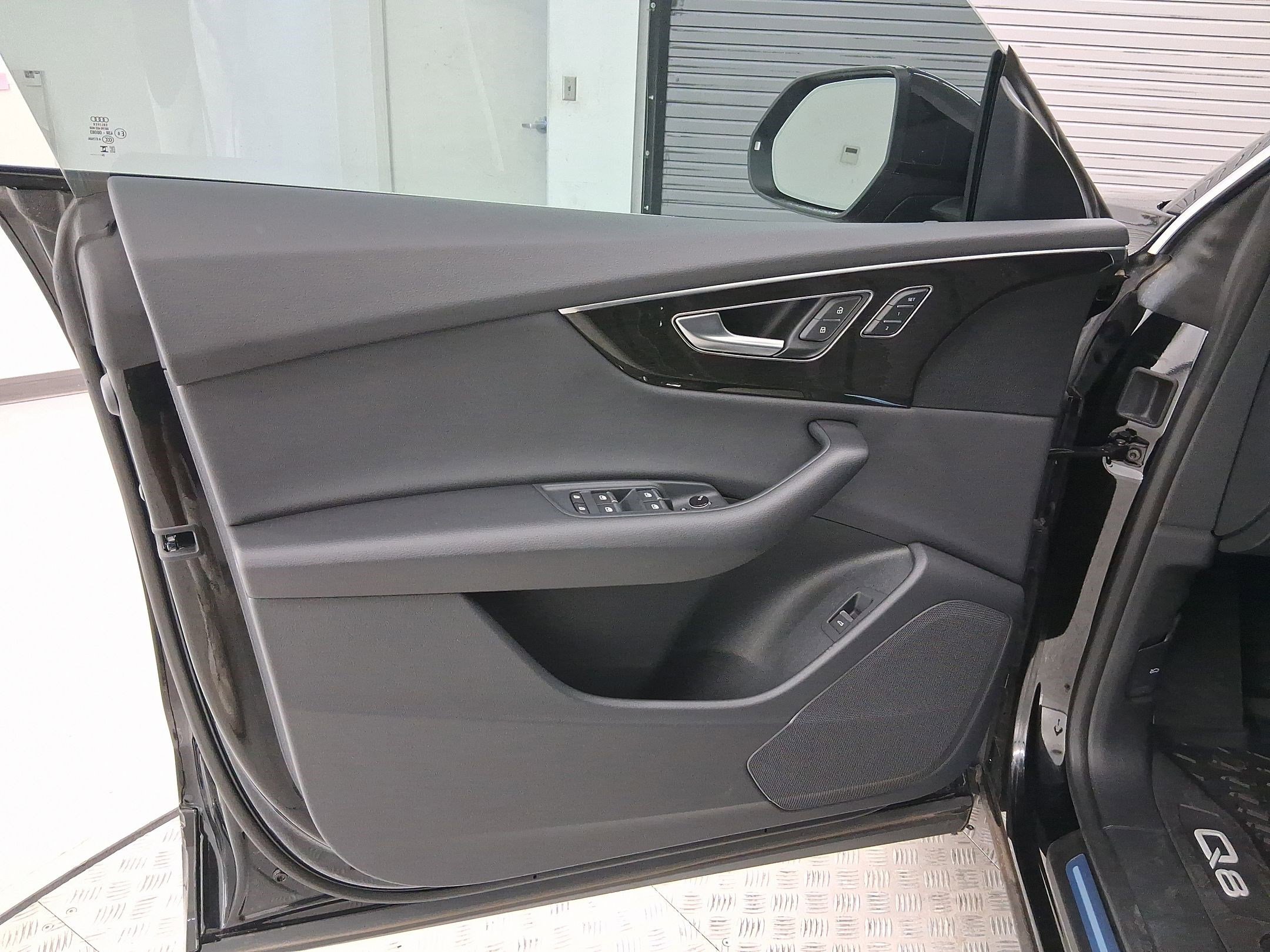 New 2025 Audi Q8 Premium image 20