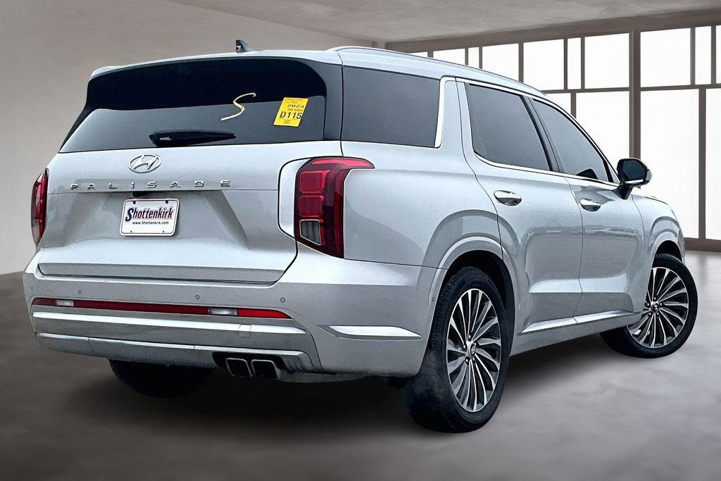 Used 2024 Hyundai Palisade Calligraphy image 6