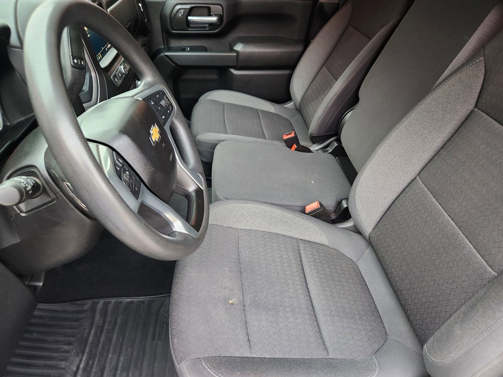 Used 2022 Chevrolet Silverado 2500 Custom w/ Custom Value Package image 13