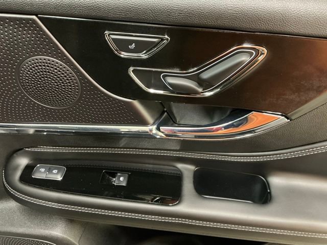 Used 2024 Lincoln Corsair Reserve w/ Jet Appearance Package image 19
