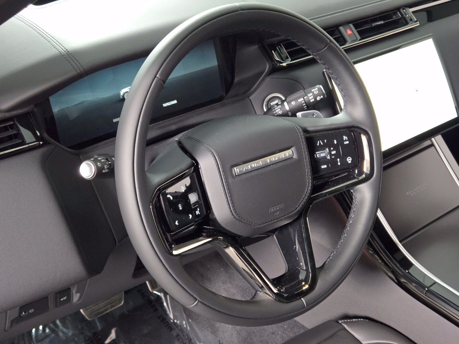 New 2026 Land Rover Range Rover Velar Belgravia AWD/4WD image 23