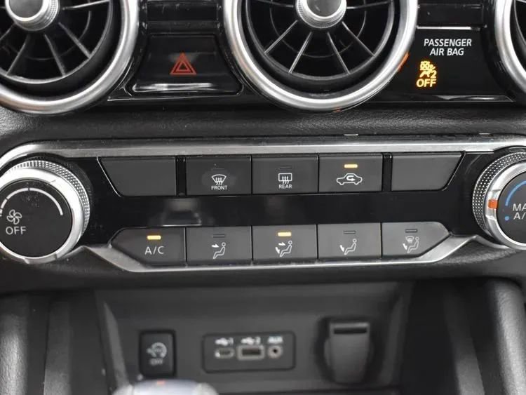 Used 2024 Nissan Sentra SV FWD image 32