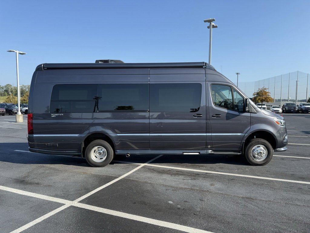 Used 2023 Mercedes-Benz Sprinter 3500 image 9