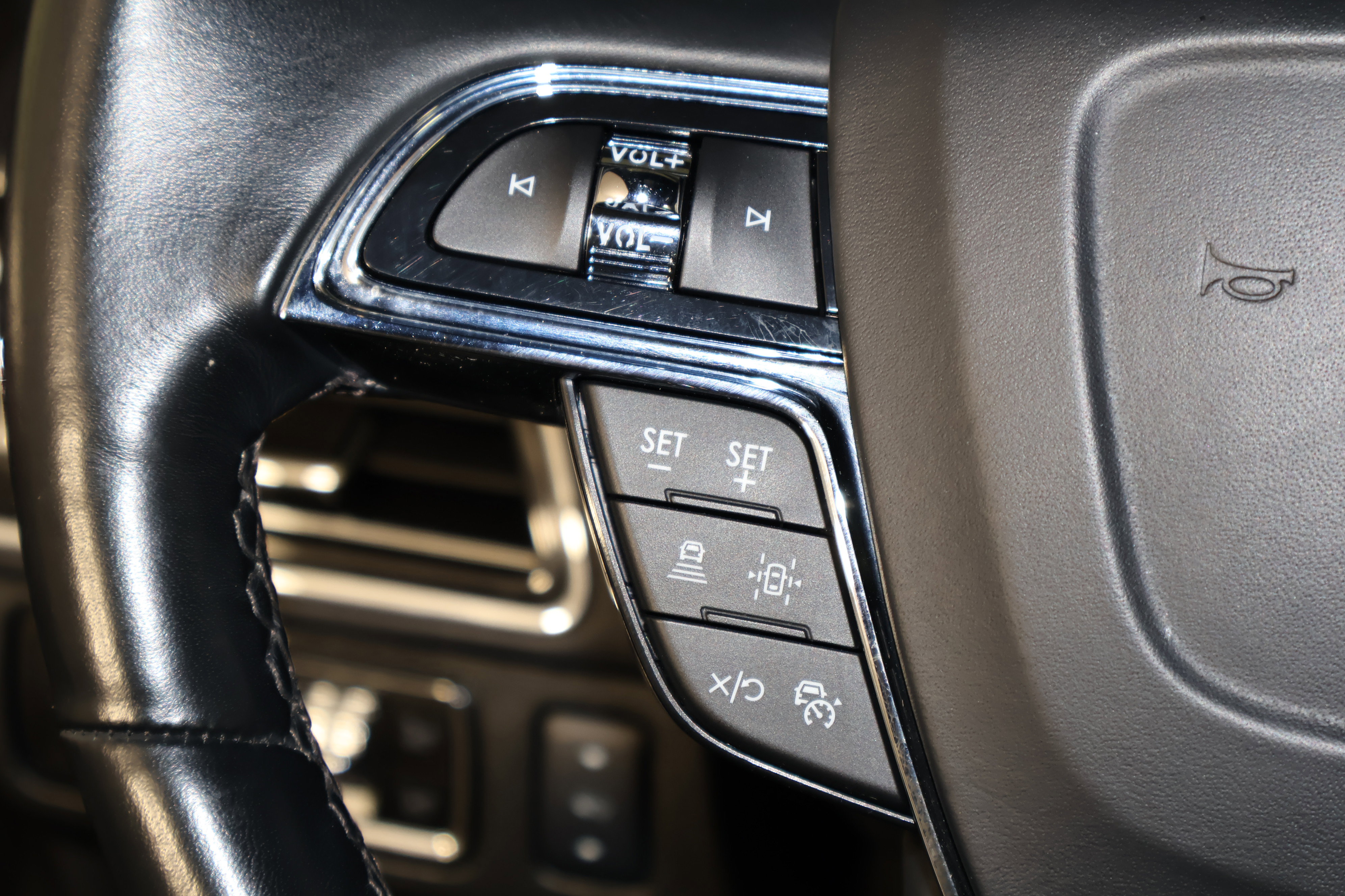 Used 2024 Lincoln Navigator Premiere image 22