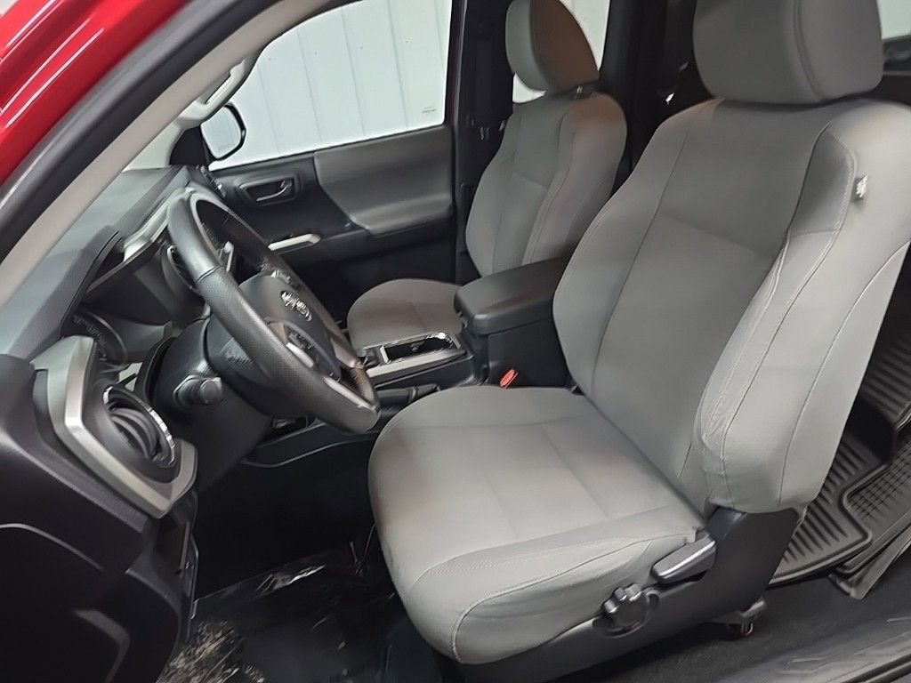 Used 2019 Toyota Tacoma SR5 AWD/4WD image 17