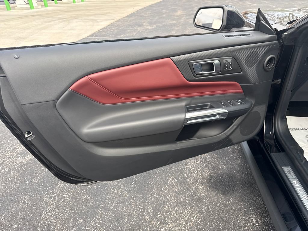 Used 2025 Ford Mustang Premium RWD image 20