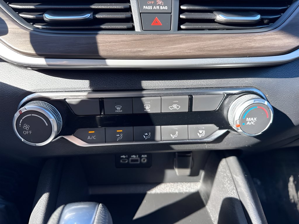 Used 2025 Nissan Altima 2.5 SV FWD image 21