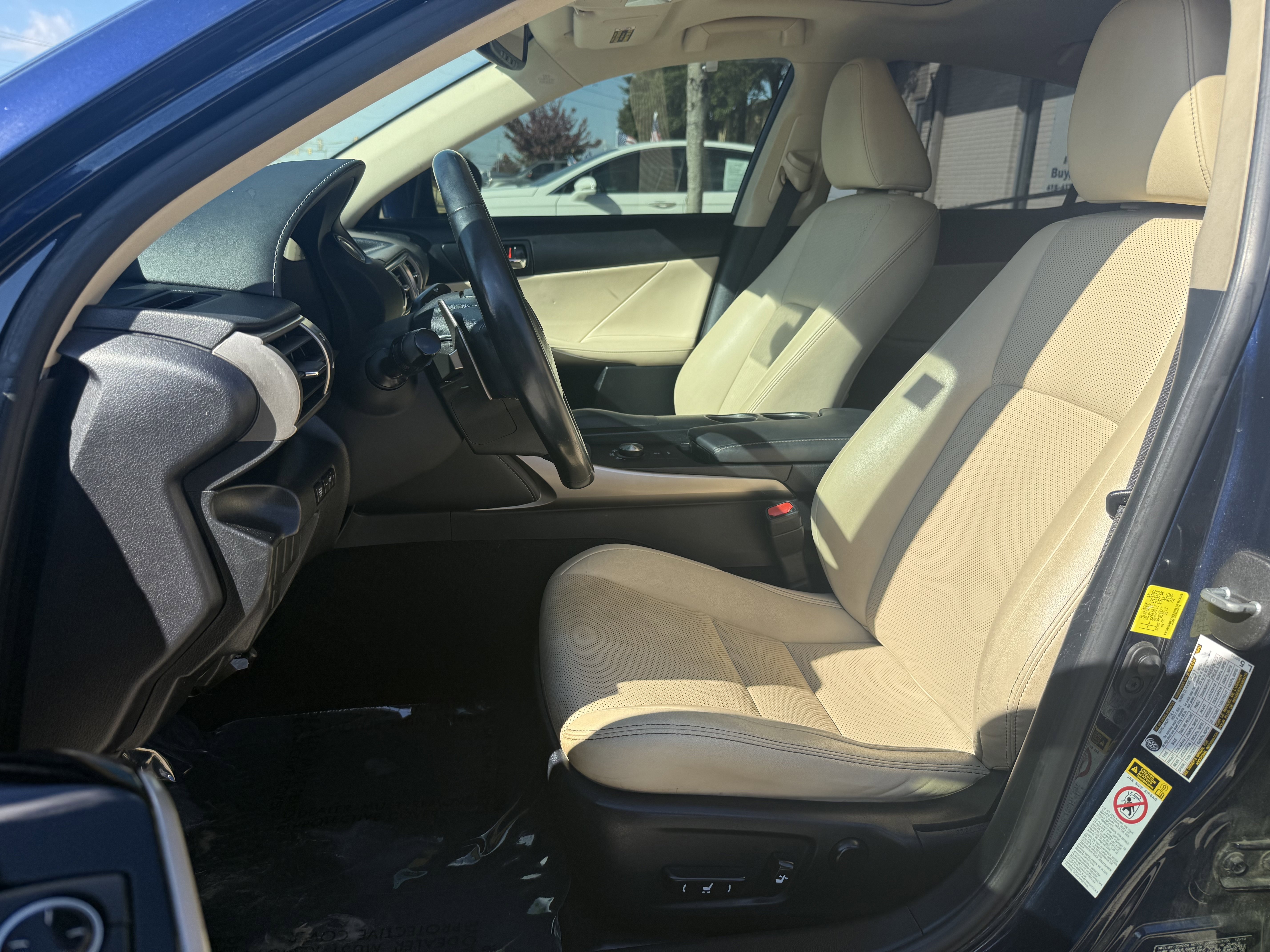 Used 2015 Lexus IS 250 image 9