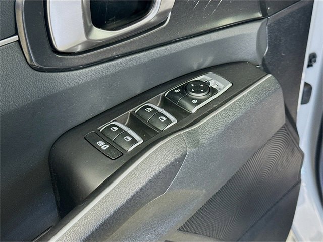 Used 2025 Kia Sorento S image 19