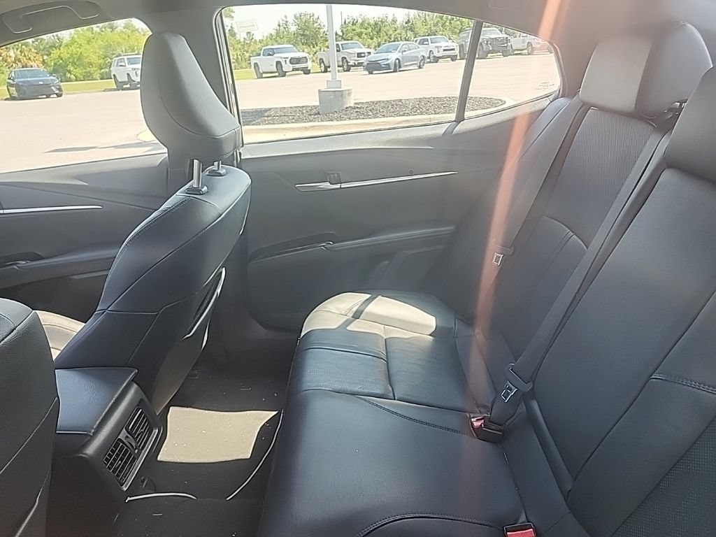Used 2025 Toyota Camry XSE FWD image 8
