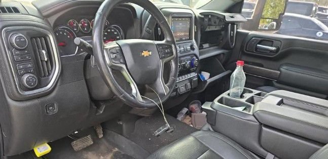 Used 2022 Chevrolet Silverado 3500 LTZ AWD/4WD image 2