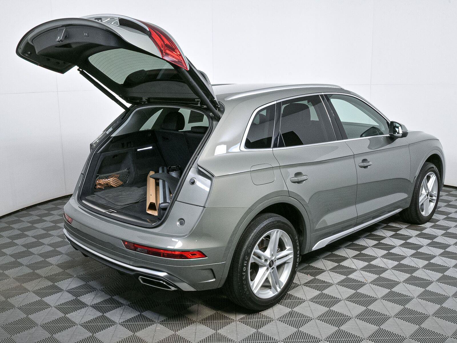 Used 2023 Audi Q5 e Premium AWD/4WD image 23