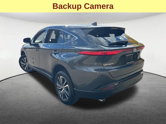 Used 2022 Toyota Venza LE image 9