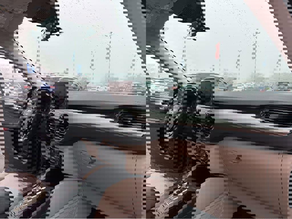 Used 2022 Ford Escape SEL image 28