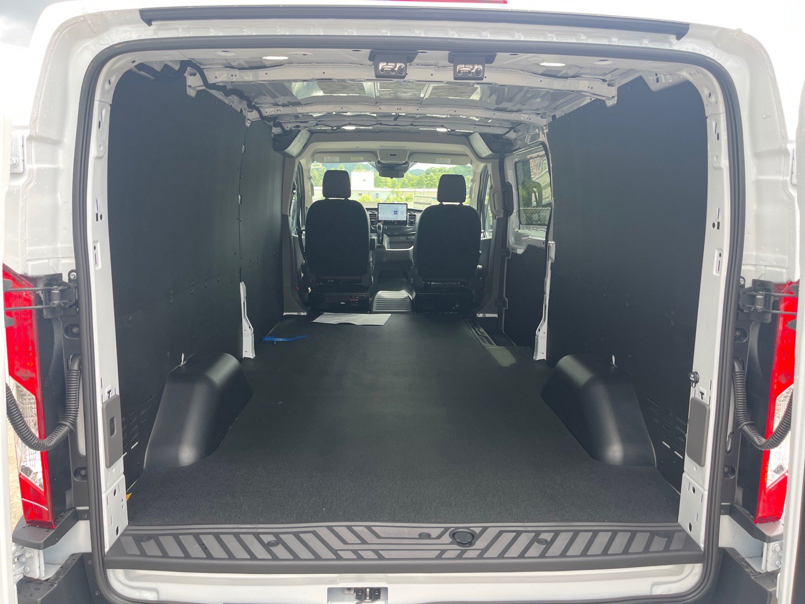 New 2026 Ford Transit 150 Low Roof w/ Exterior Upgrade Package RWD image 4