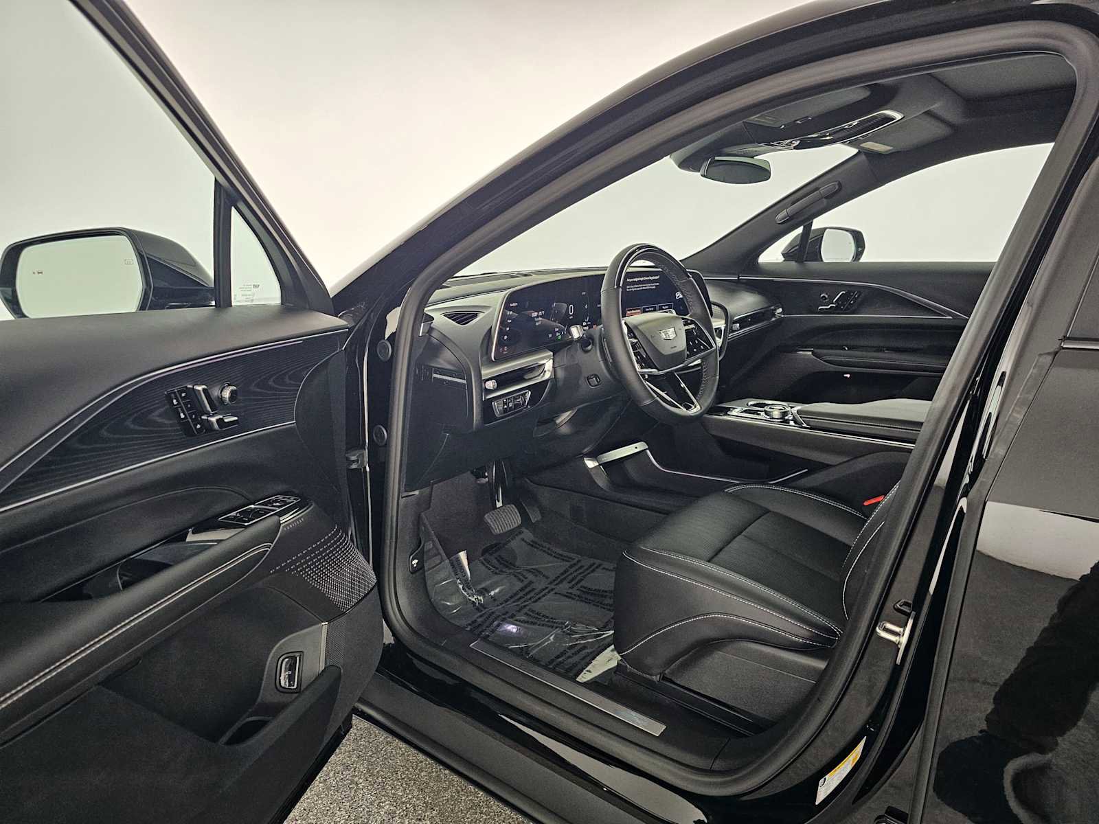 New 2026 Cadillac Lyriq Luxury w/ LPO, Floor Liner Package image 19