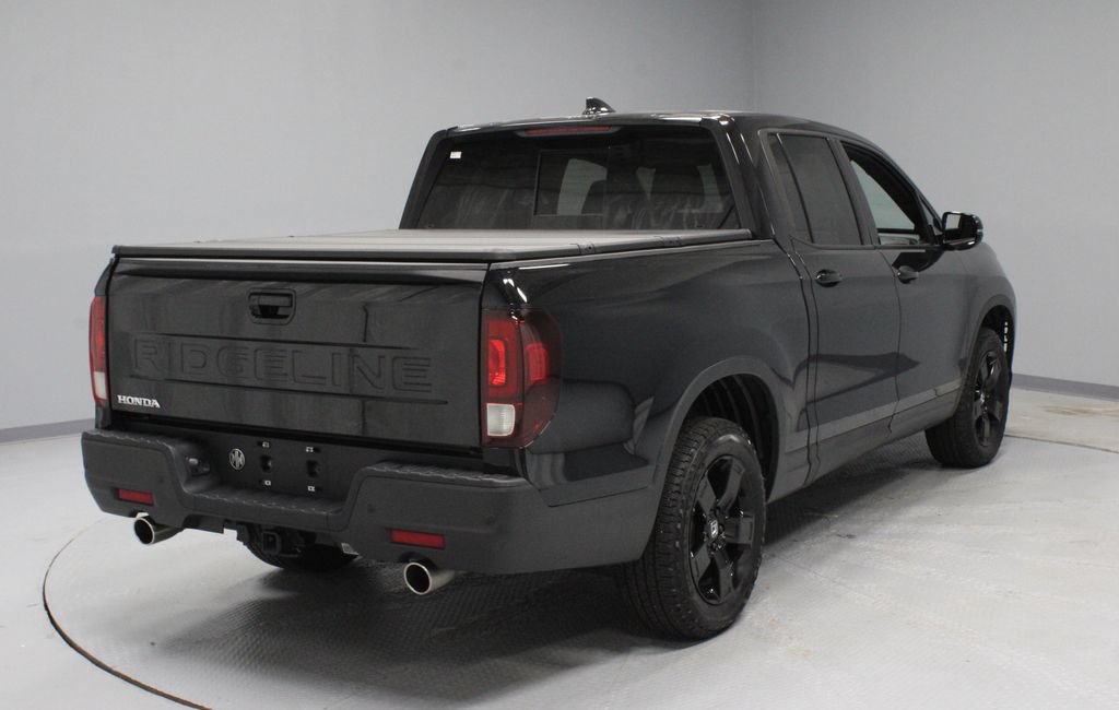 Used 2025 Honda Ridgeline Black Edition image 10