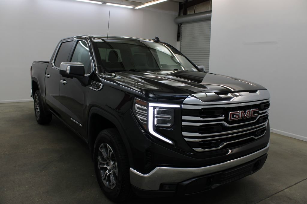 Used 2025 GMC Sierra 1500 SLT AWD/4WD image 6