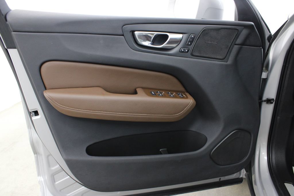 Used 2022 Volvo XC60 T8 Inscription Expression w/ Advanced Package AWD/4WD image 18