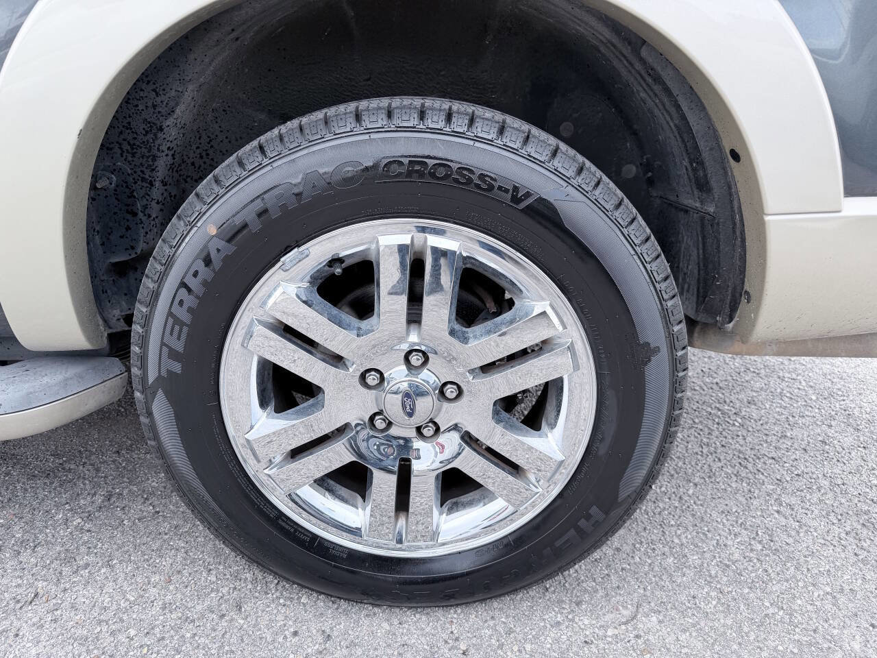 Used 2010 Ford Explorer Eddie Bauer image 9