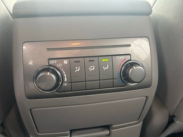Used 2012 Toyota Highlander 4WD image 17