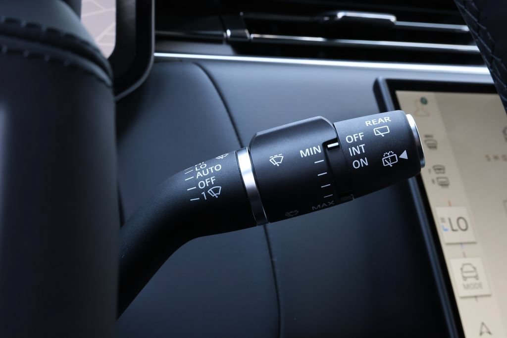 New 2026 Land Rover Range Rover Long Wheelbase SE AWD/4WD image 18