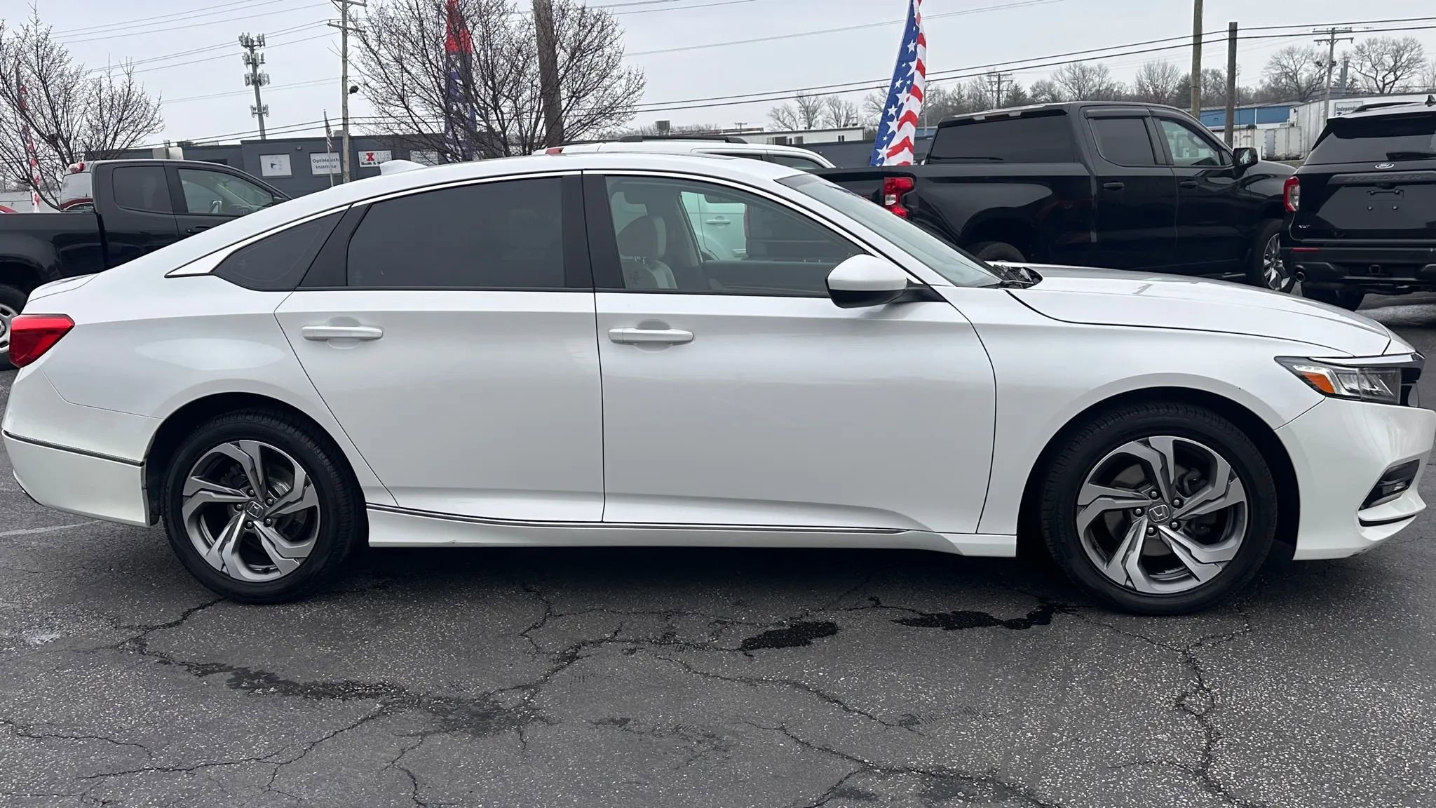 Used 2018 Honda Accord EX image 4