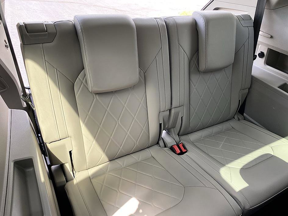 Used 2024 Volkswagen Atlas SEL Premium R-Line image 23