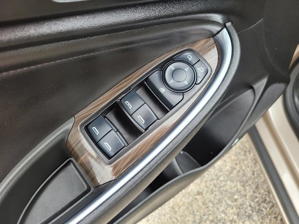 Used 2023 Chevrolet Malibu LT FWD image 19