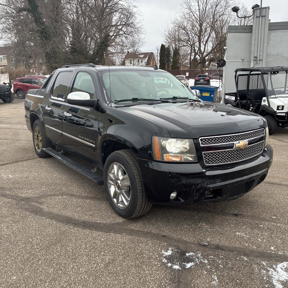 Used 2009 Chevrolet Avalanche LTZ image 3