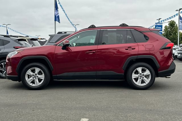 Used 2021 Toyota RAV4 XLE w/ Convenience Package FWD image 7